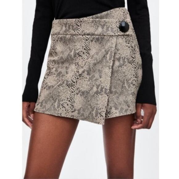 Zara Snakeskin Print Suede Skort Beige - Picture 1 of 9